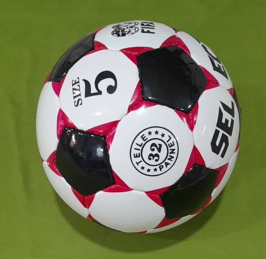 توپ فوتبال چرم براق